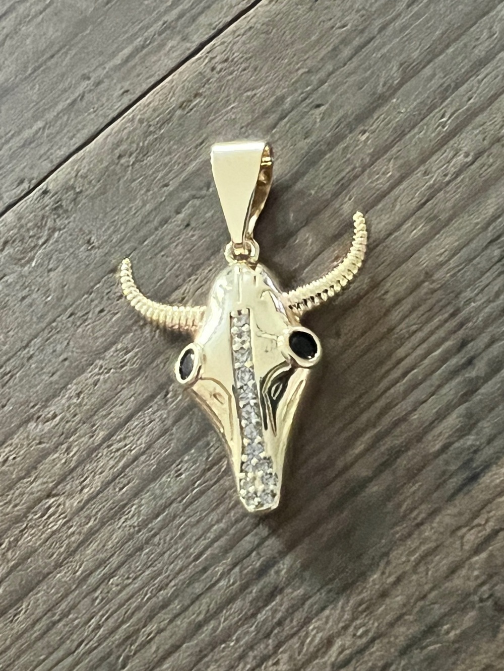 464. NWT PRETTY BIRD Tarnish Proof Bull Skull Charm Pendant with Crystal Detail